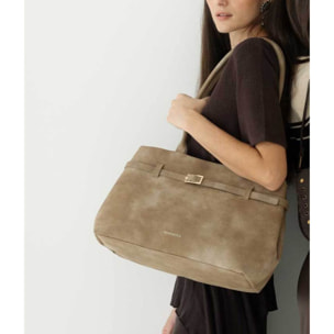 Bolso de hombro visón con cinturón y hebilla