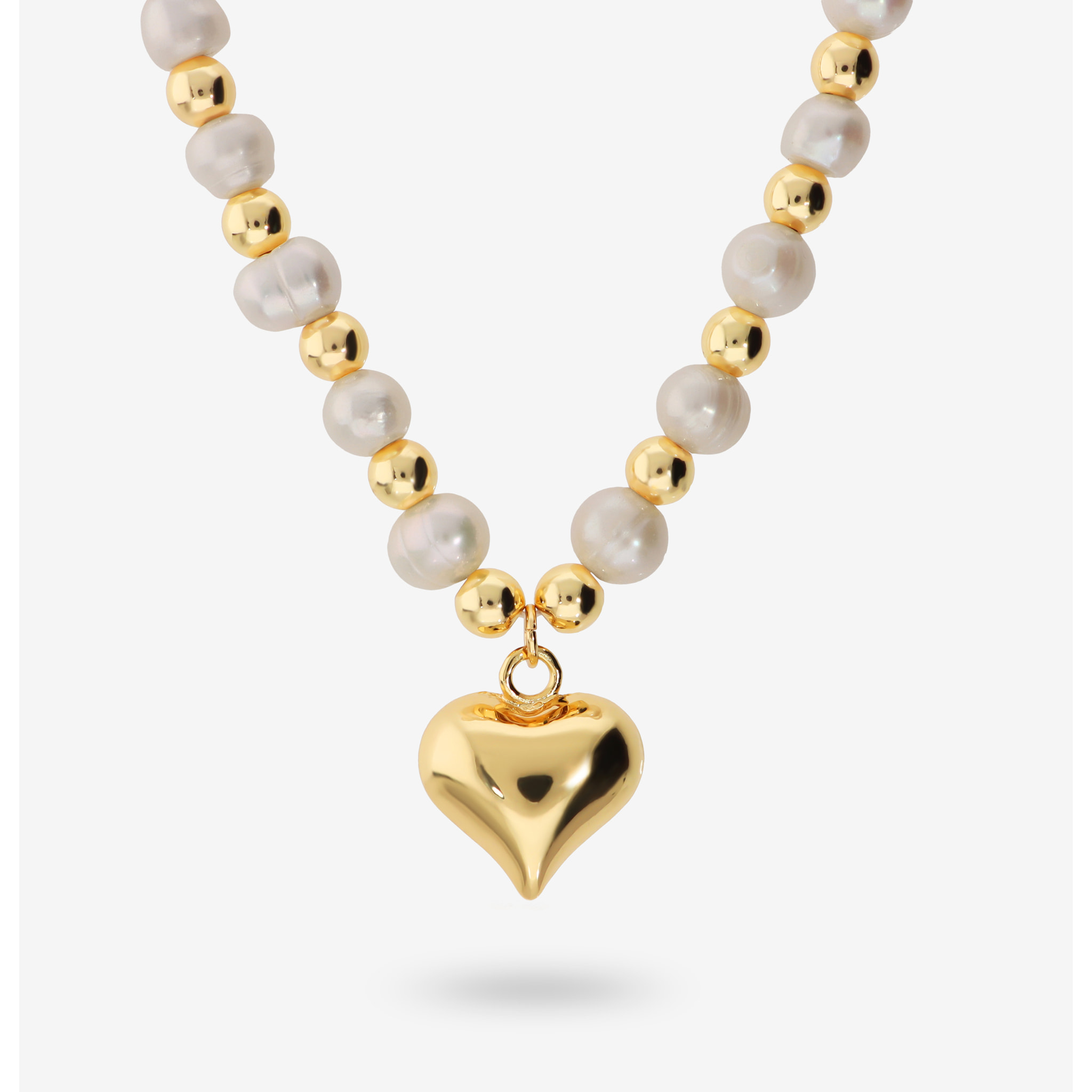 Collana di Perle Bianche d'Acqua Dolce con Bead Lucide e Ciondolo Cuore Bombato