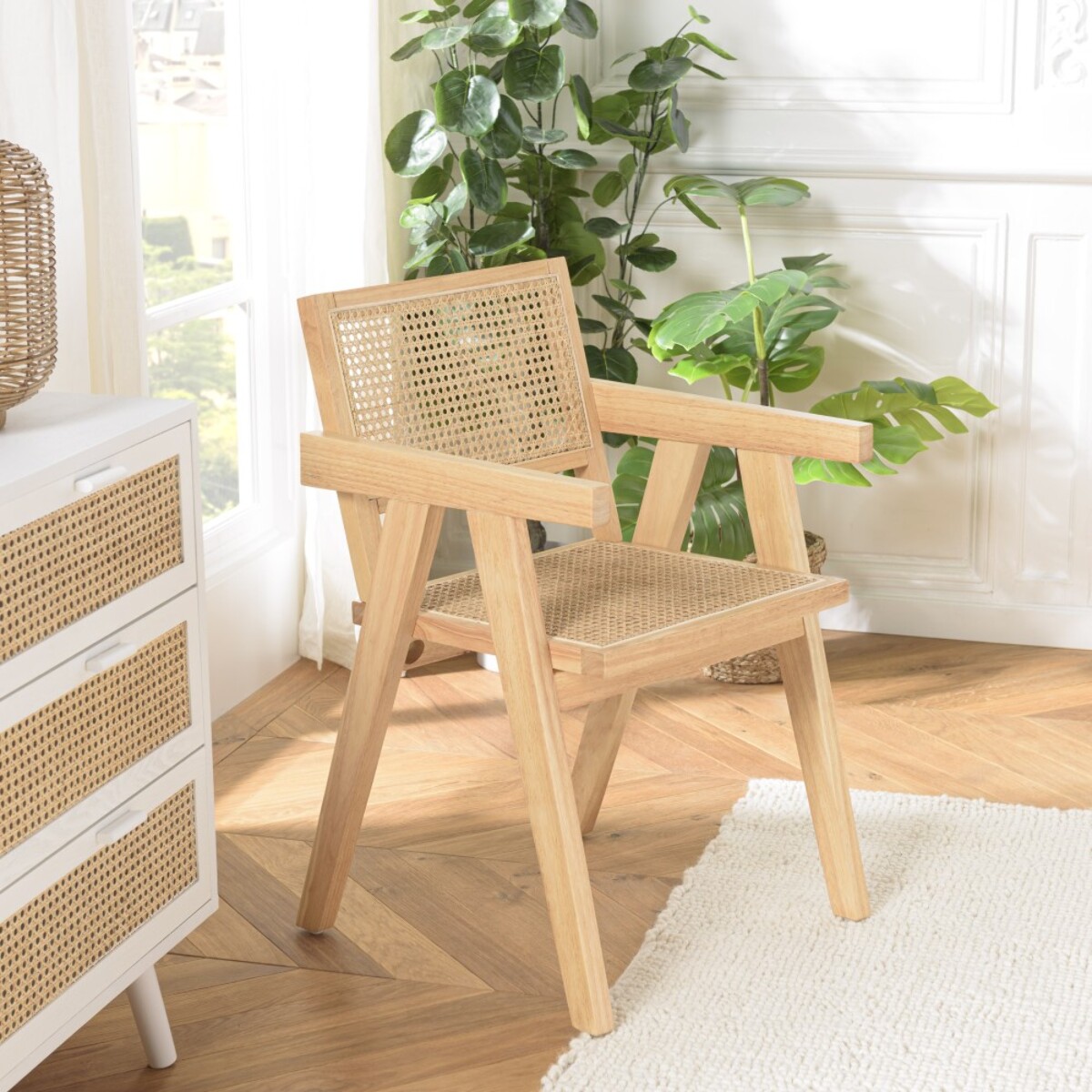 AGATHE - Fauteuil en bois d'Hévéa clair dossier et assise rotin naturel