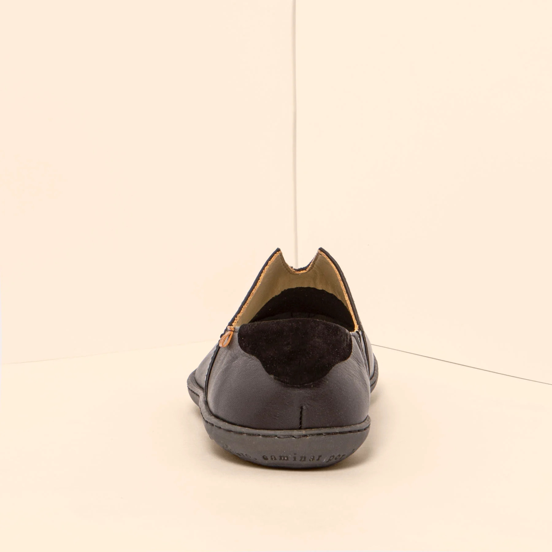 Zapatos N275 SOFT NAPPA BLACK/EL VIAJERO color Black
