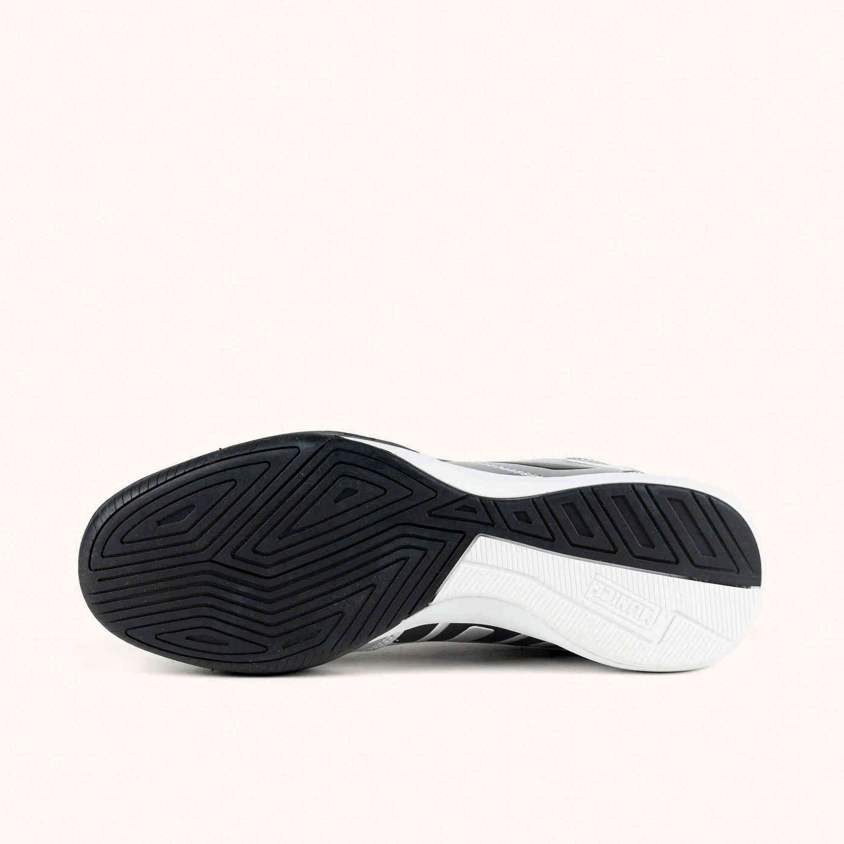 MUNICH M39 01 Zapatillas urbanas de inspiración futsal en color plata