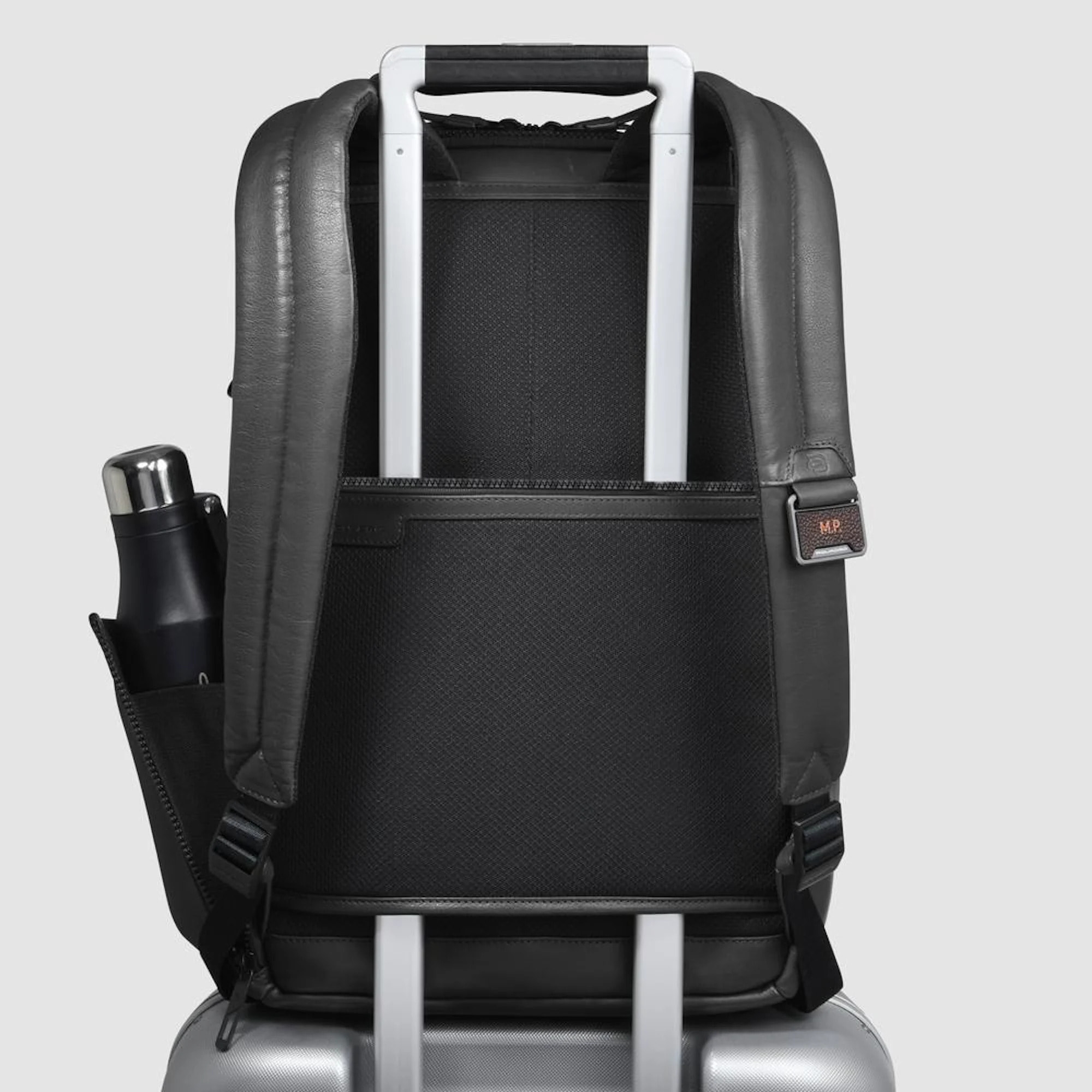 Piquadro Zaino da viaggio in pelle porta pc e iPad® con protezioni antiurto e RFID