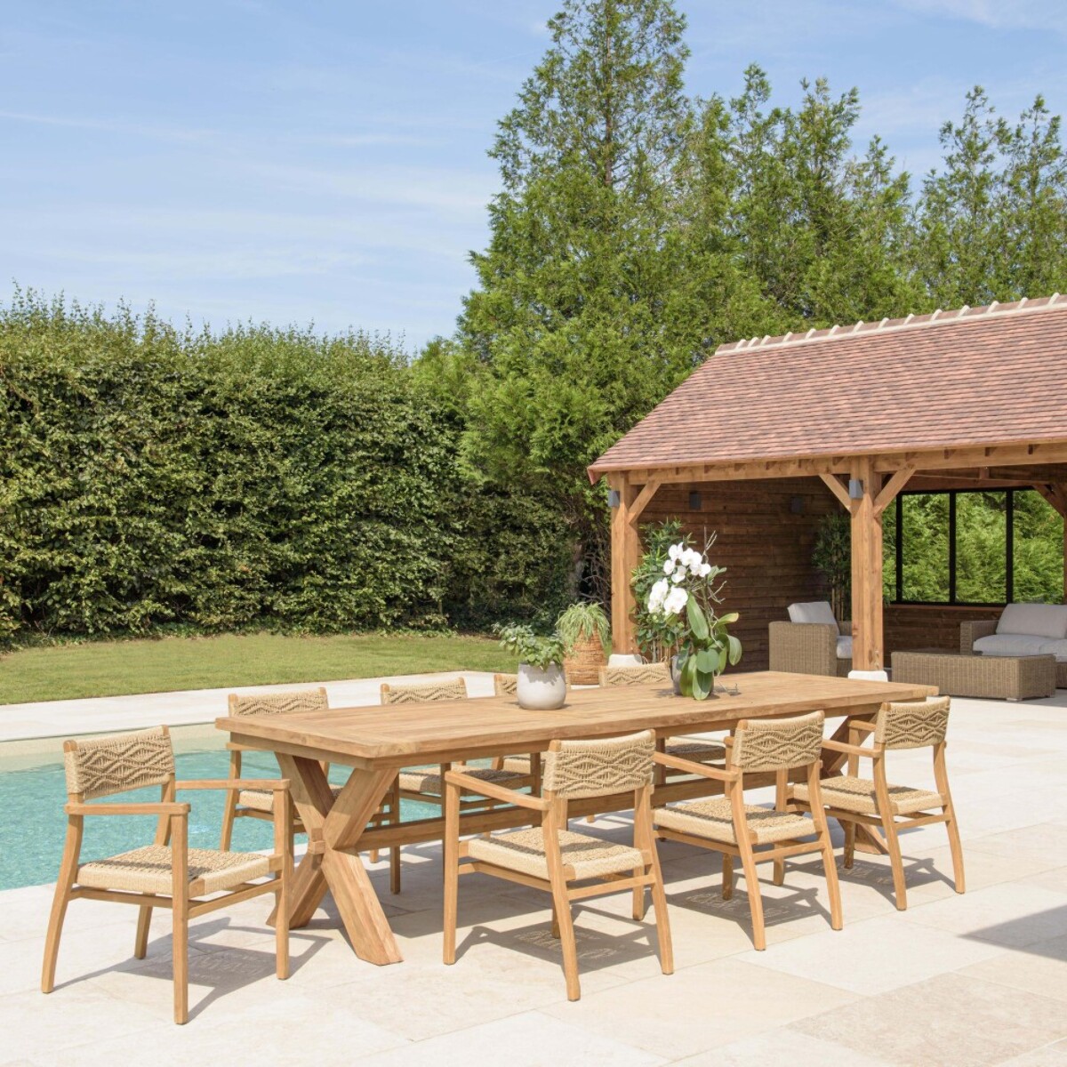 VALERIA - Ensemble de jardin table en bois de teck recyclé rotin 8/10 pers.