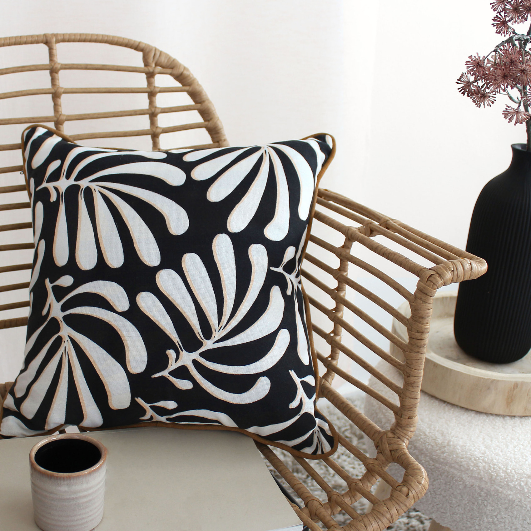 Coussin carré déhoussable design abstrait - Noir