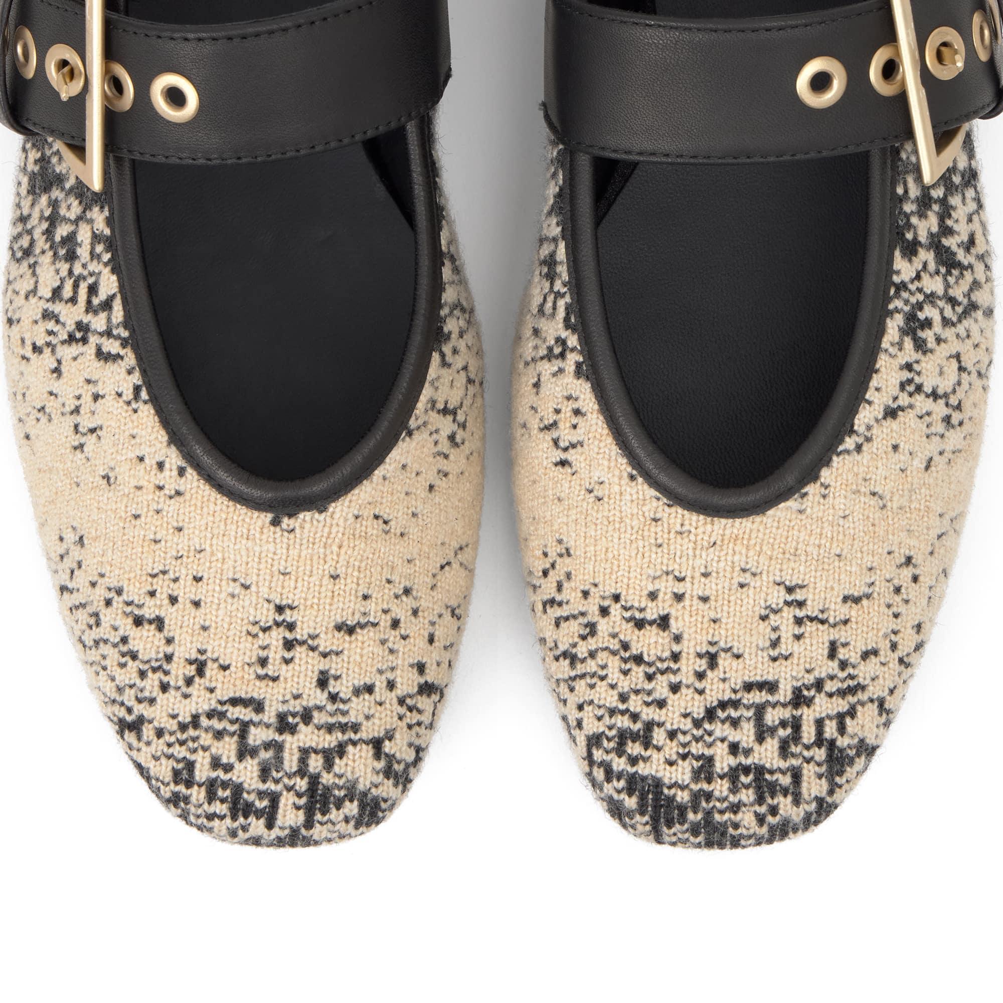 Bailarina plana Hermi en napa y punto con cierre de hebilla