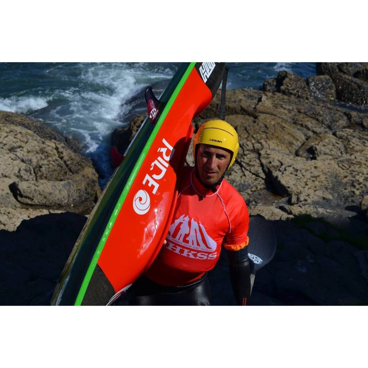 CASCOS PARA DEPORTES DE AGUA OCEAN RHINO de color Amarillo