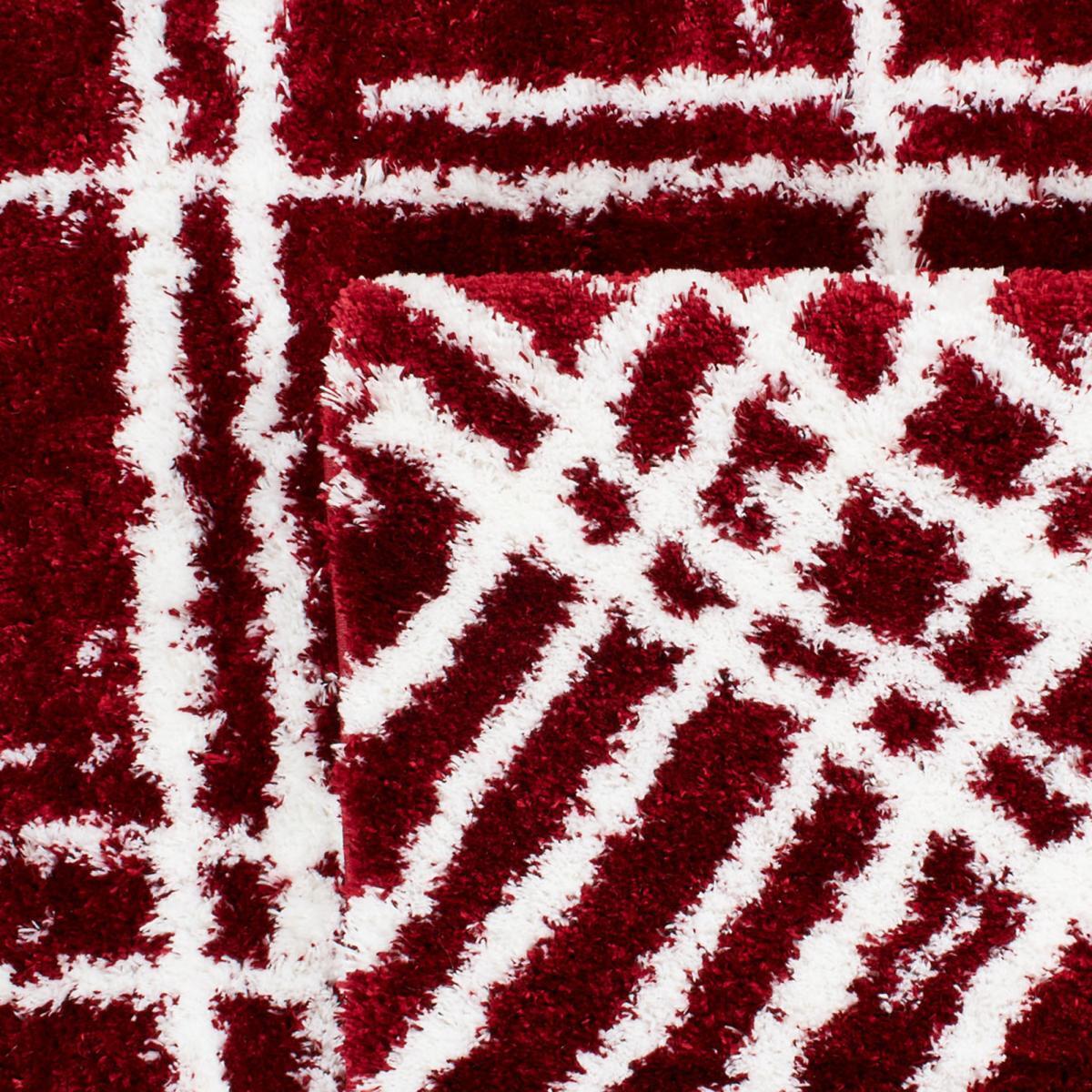 Tapis shaggy tissé motif géométrique RADO