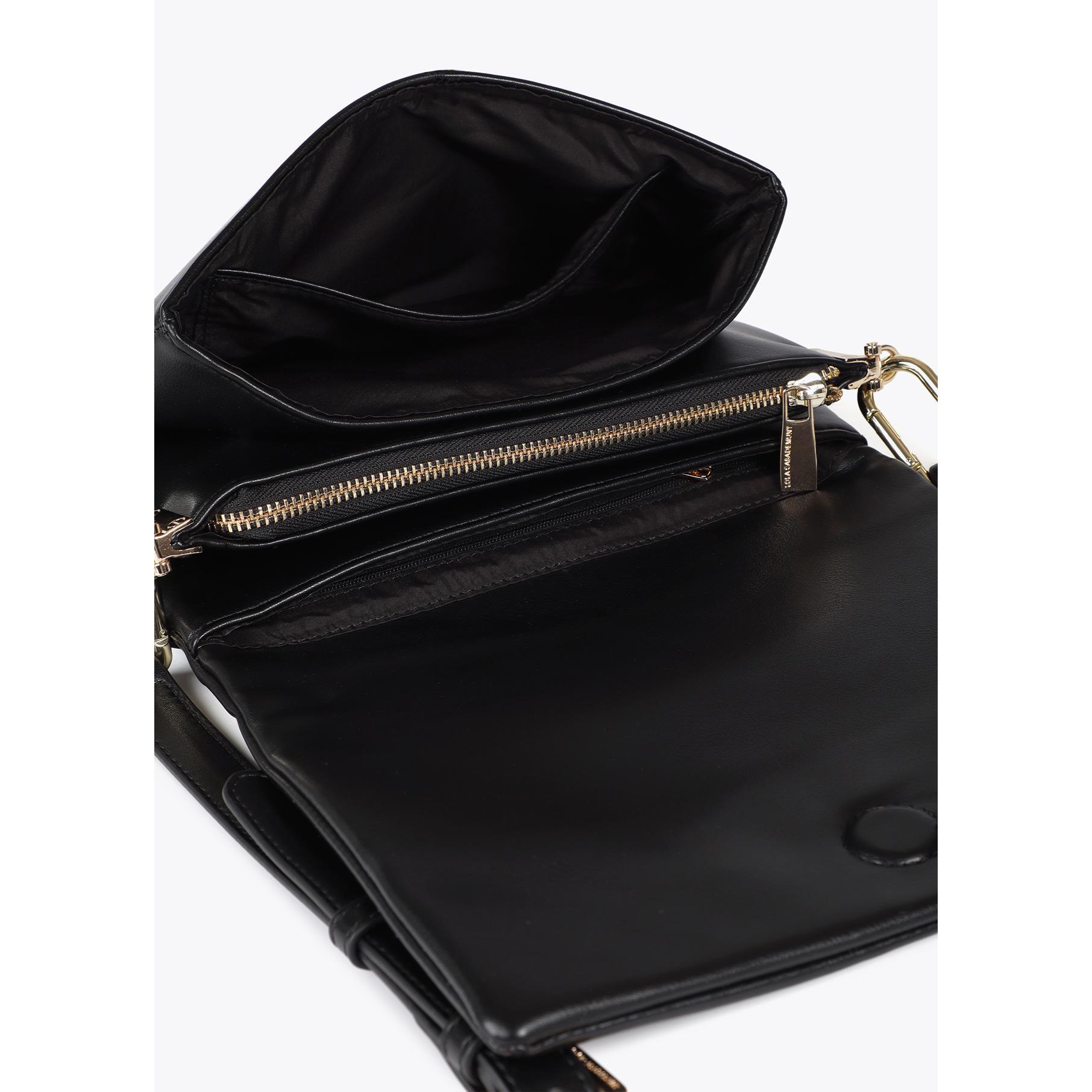 Tracolla effetto pelle con tre scomparti e patta