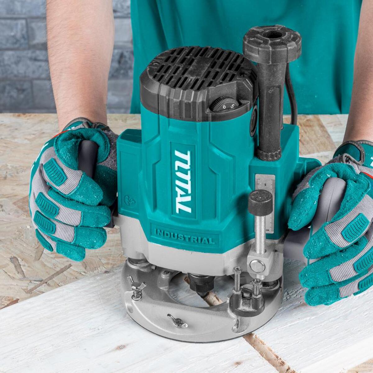 Fresatrice Verticale da 2200W