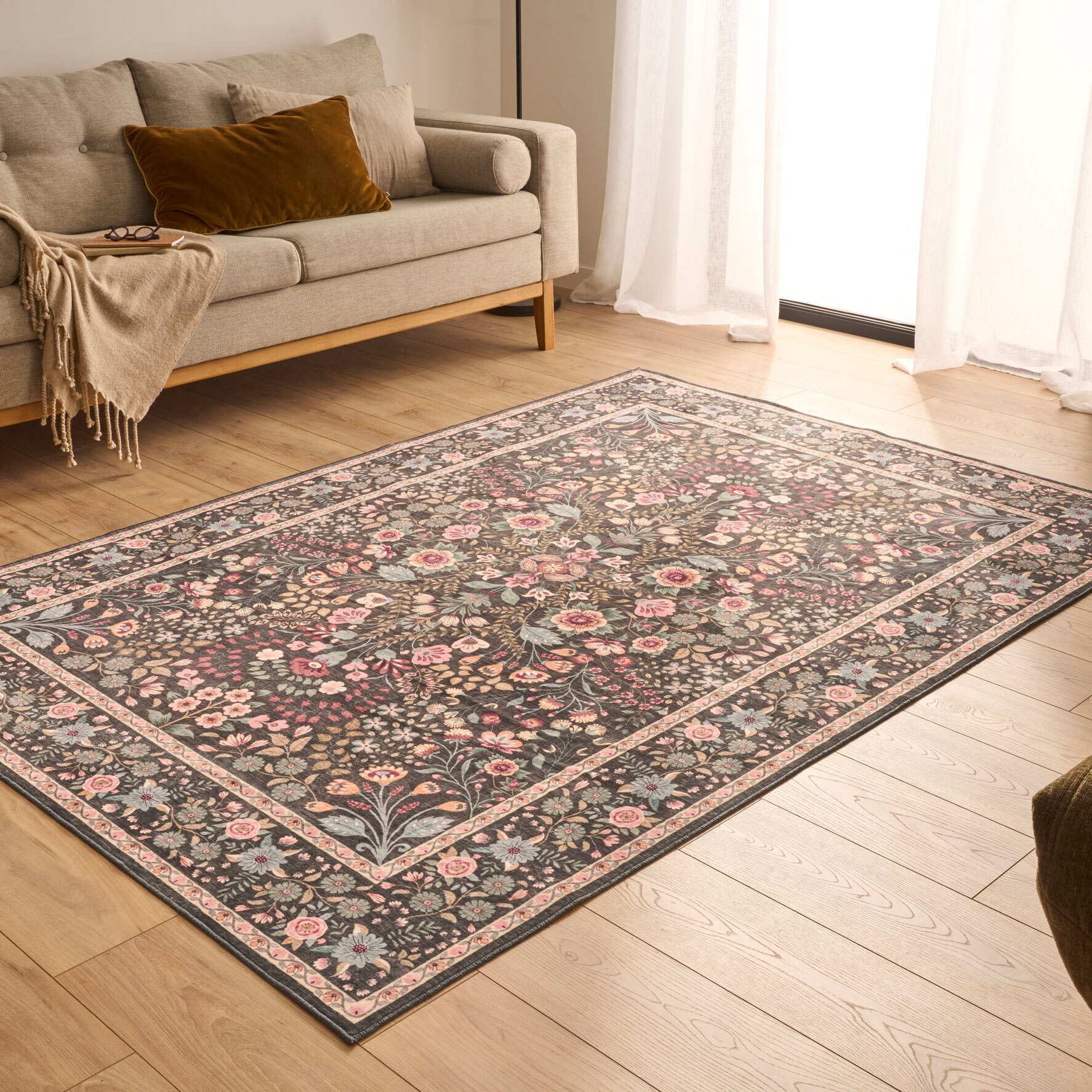 OTTOMAN - Tapis à poils courts doux à motif fleuri noir