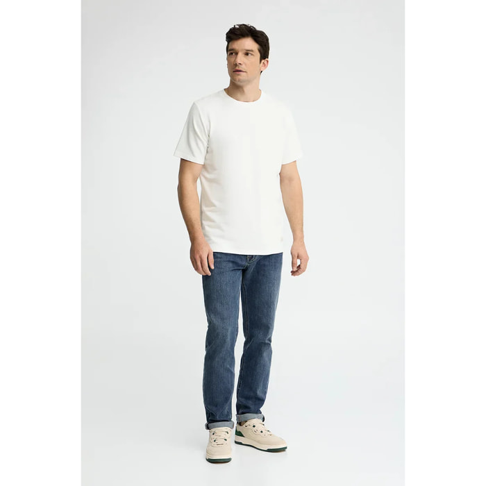 Camiseta blanca de cuello redondo con parche Polo Club
