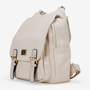 Mochila deportiva piedra con solapa y hebillas