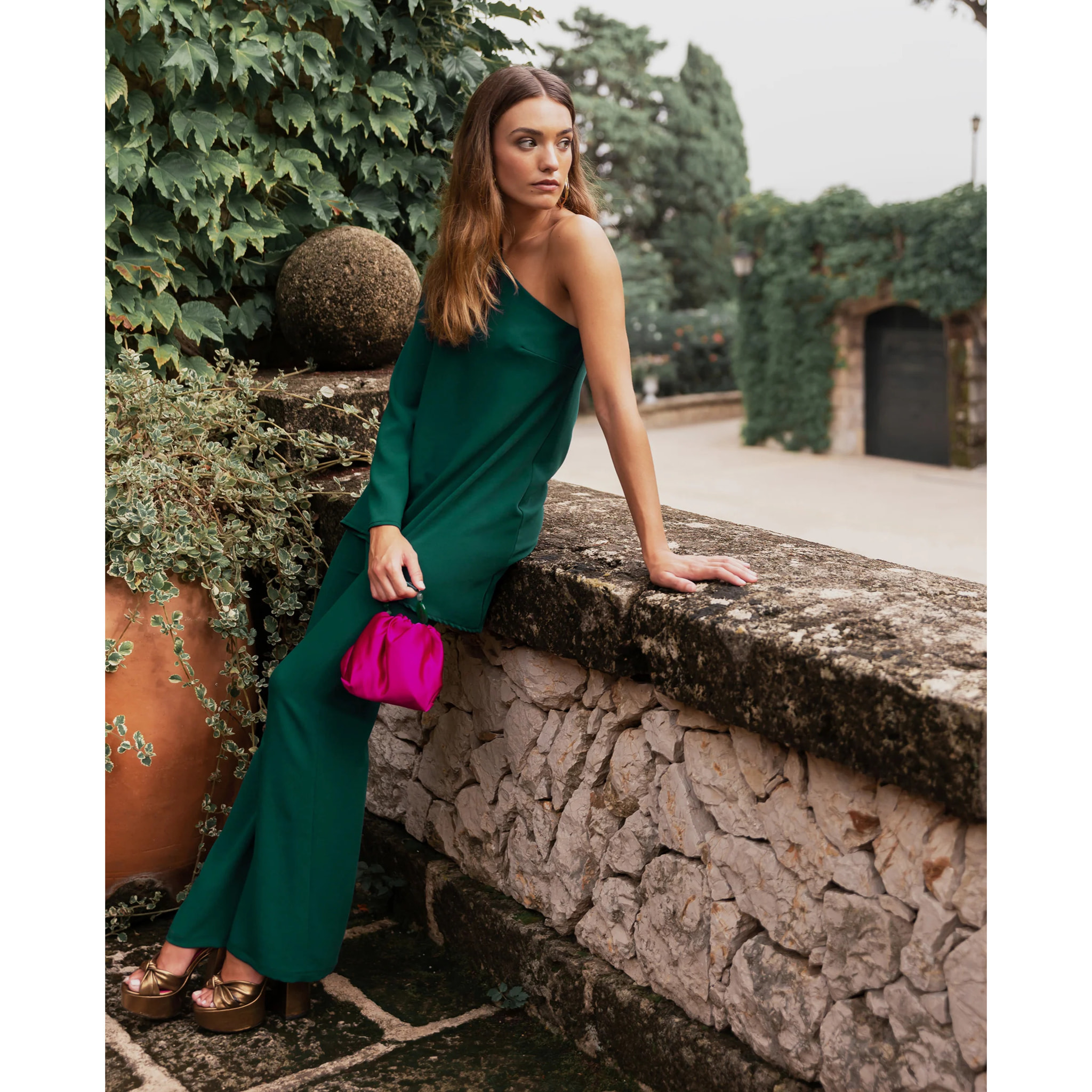 Blusa de mujer asimétrica con manga larga