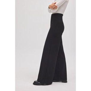 Pantaloni neri a gamba larga