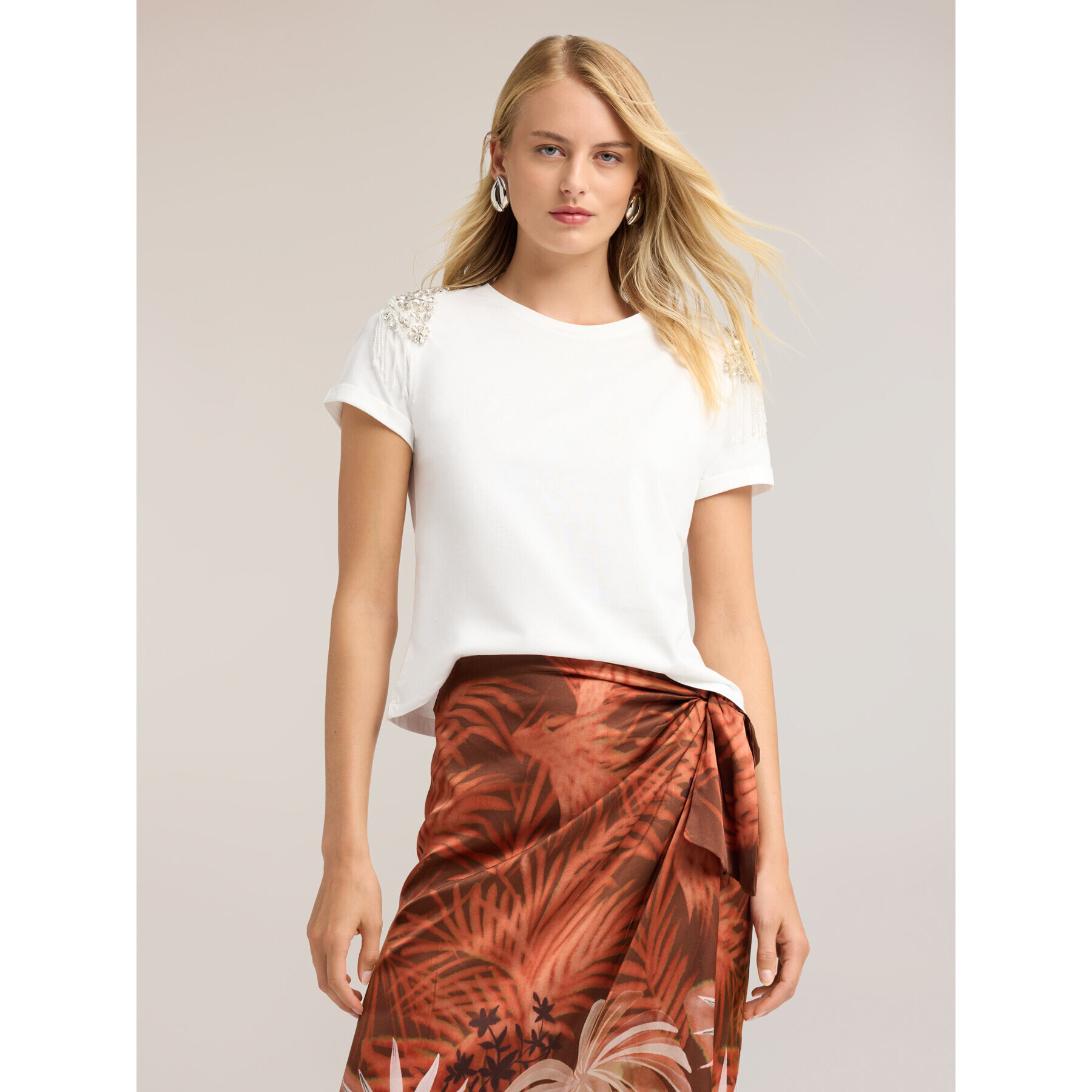 Motivi - T-shirt con ricami crystal sulle spalle - Bianco