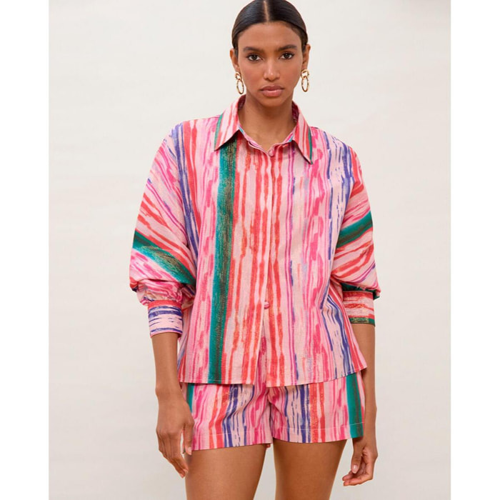 Camicia stampata in colori vivaci