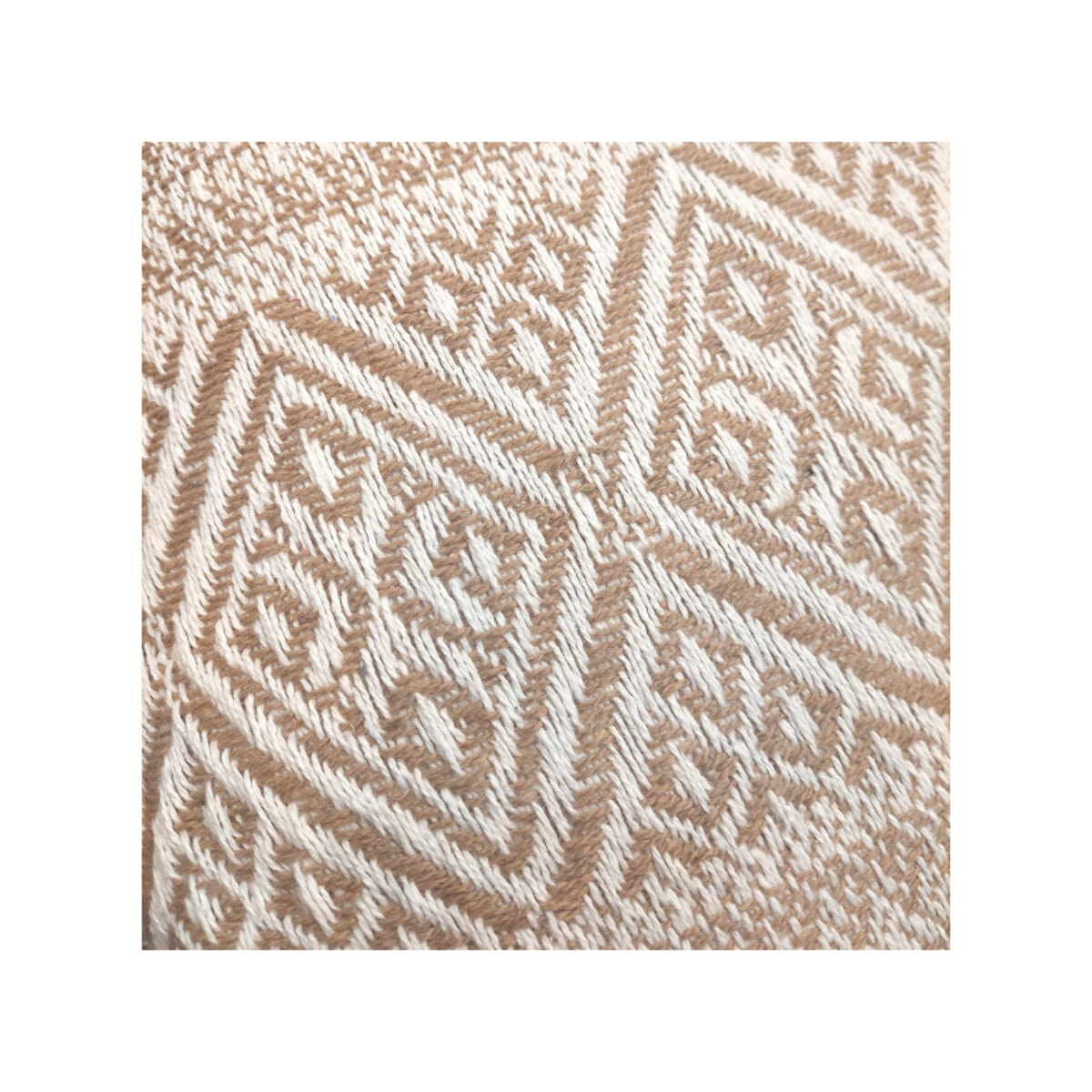 Coussin en coton brodé carré 40 x 40 cm motifs losanges beige - WINTER