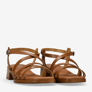 Sandalias de piel marrones con tacón bajo