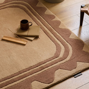 PANTONE - Tapis en laine fait main CEDRE BLANC à motif festonné marron