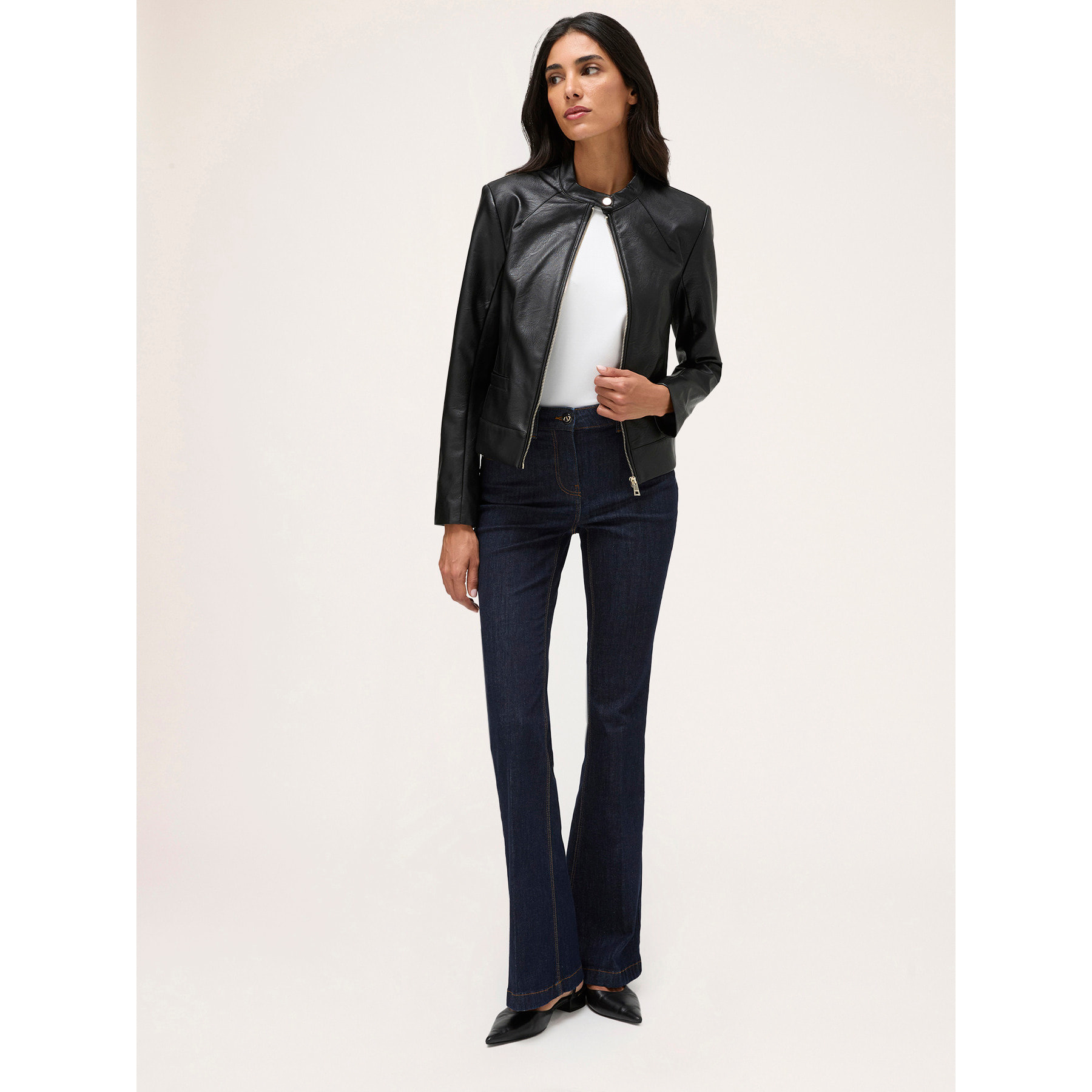 Motivi - Cazadora en tejido revestido con cortes shaping - Negro