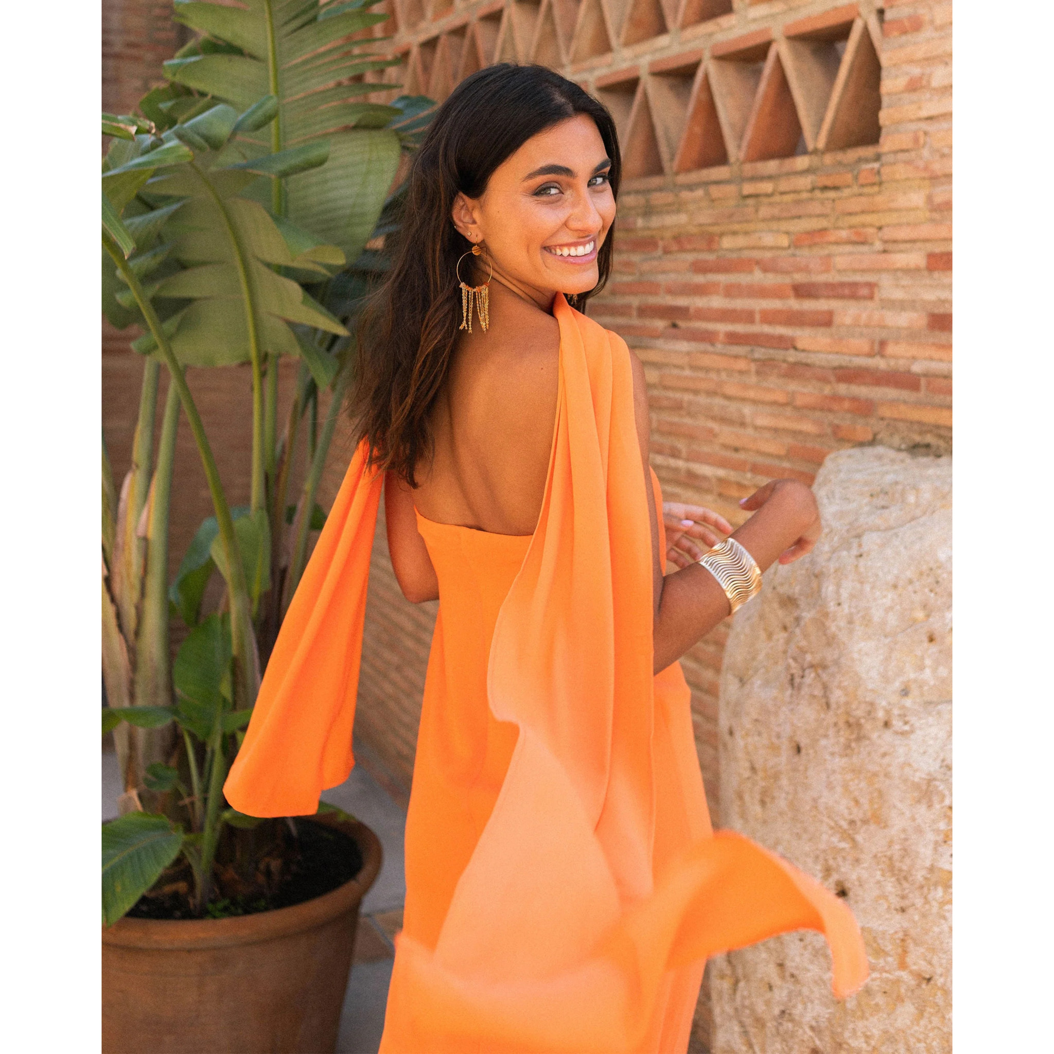 Vestido palabra de honor con foulard