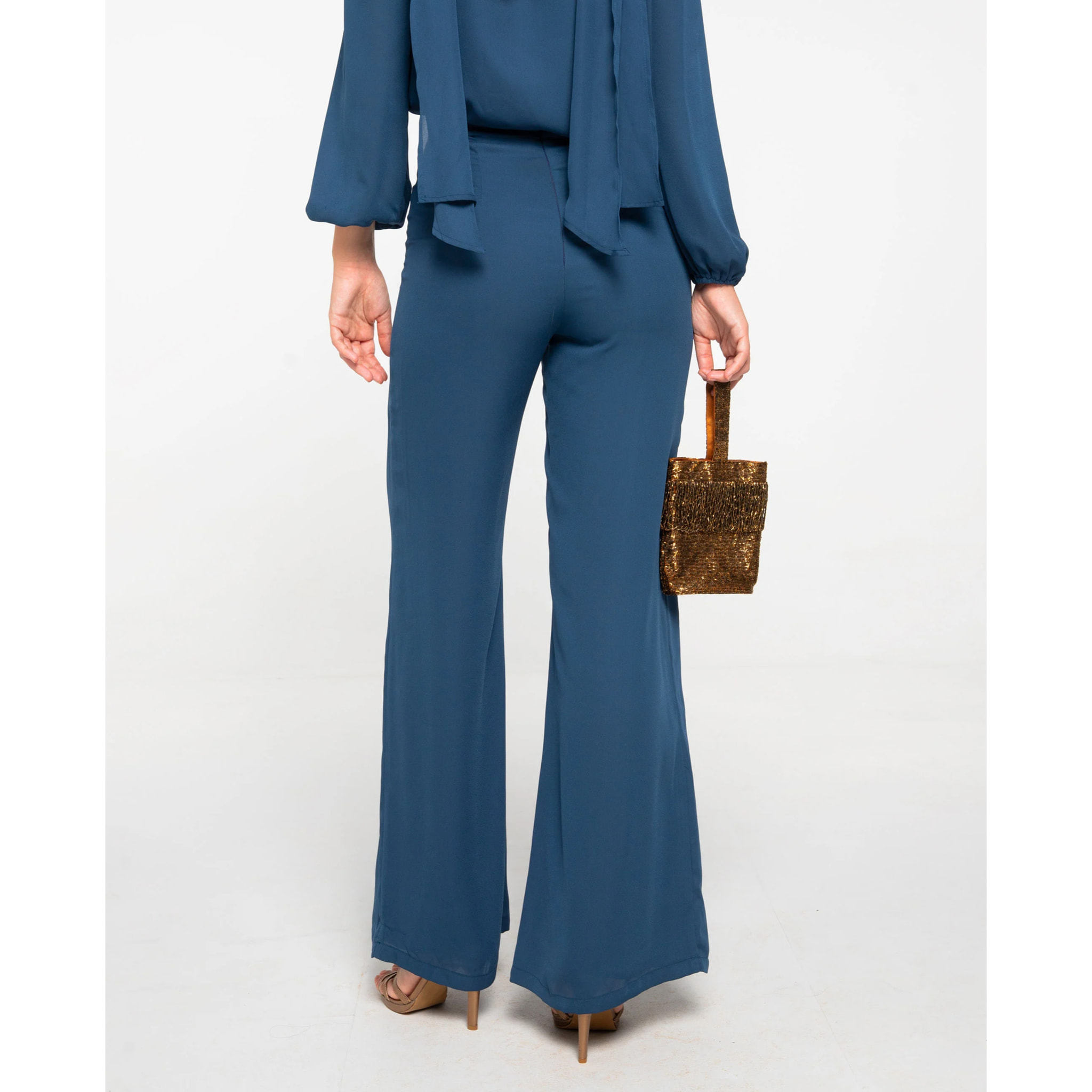 Pantalón de gasa fluido.