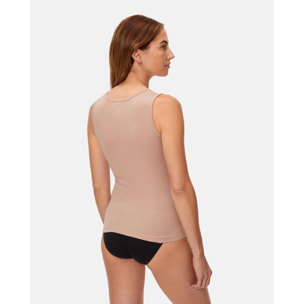 Camiseta de tirantes anchos de patrón básico con escote redondo ligeramente escotado