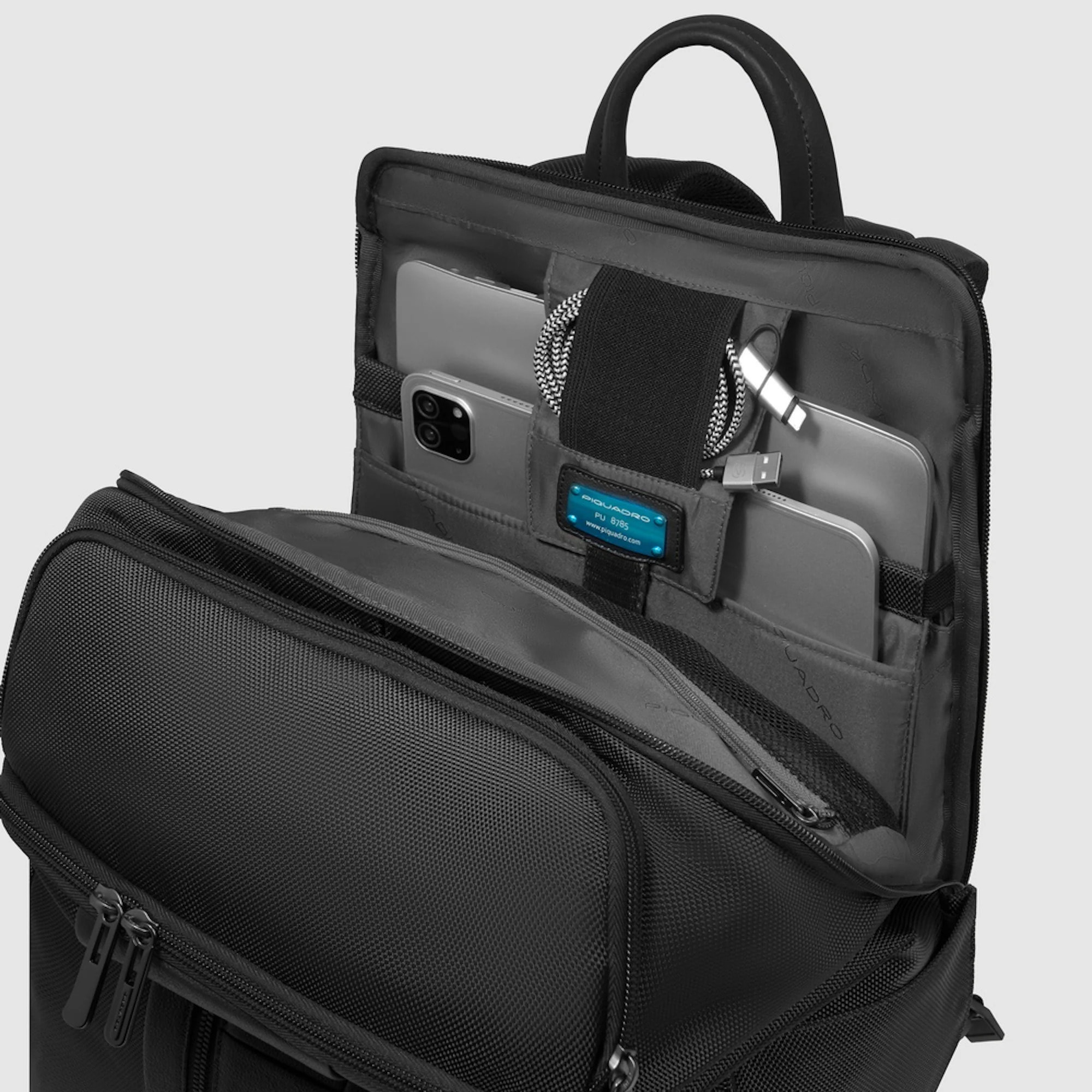 Piquadro Zaino da viaggio per PC e iPad®Pro 12,9 in tessuto riciclato e pelle, compatibile con easyJet