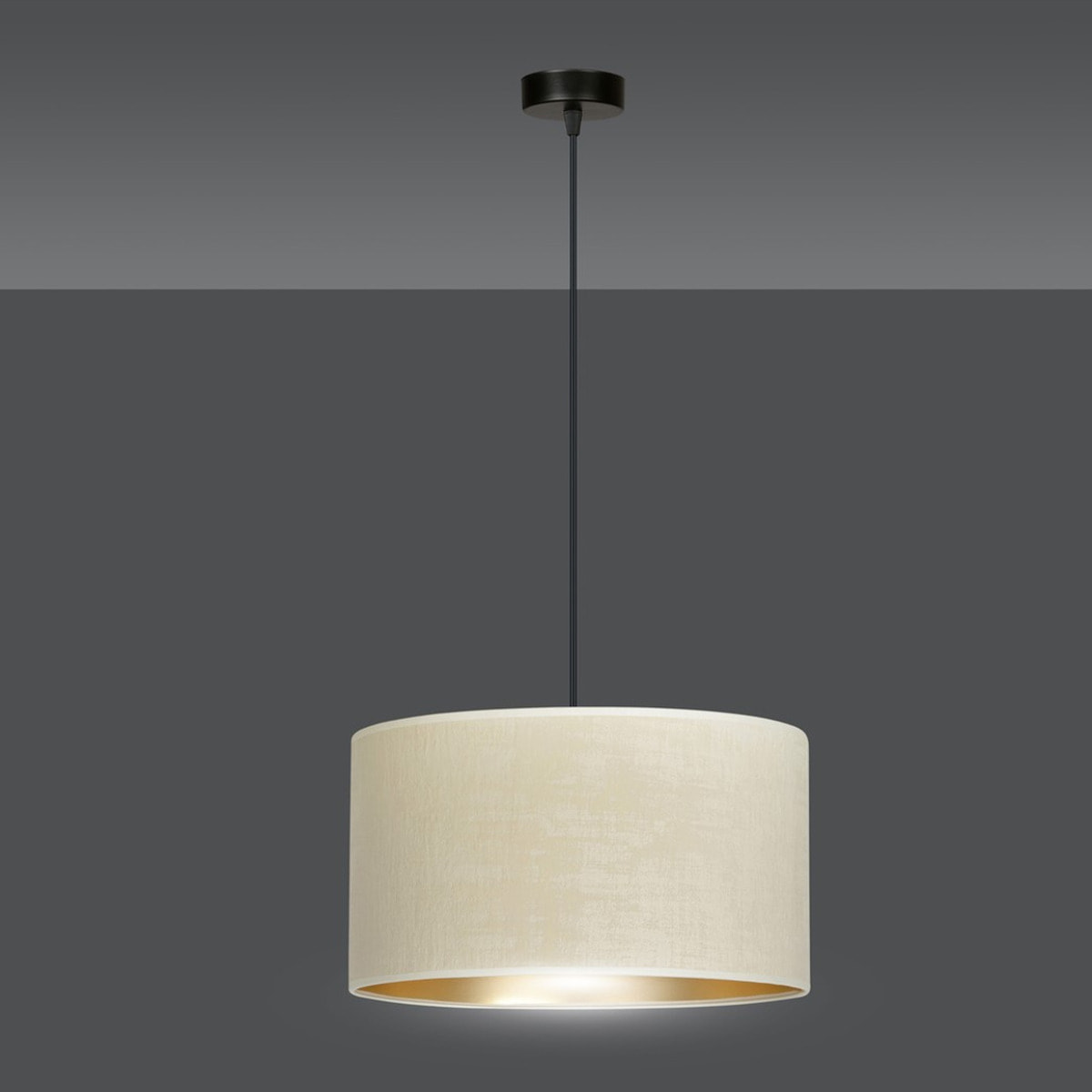 Lampada a sospensione Hilde con paralume in velluto bianco e interno oro