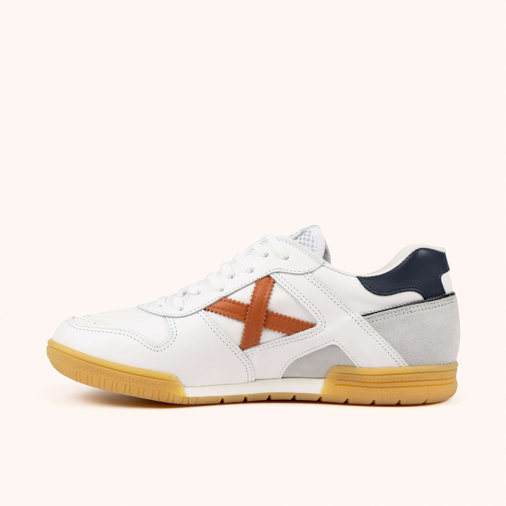 Zapatilla de Moda con Corte Clásico en Blanco y Gris MUNICH CONTINENTAL PREMIUM 13