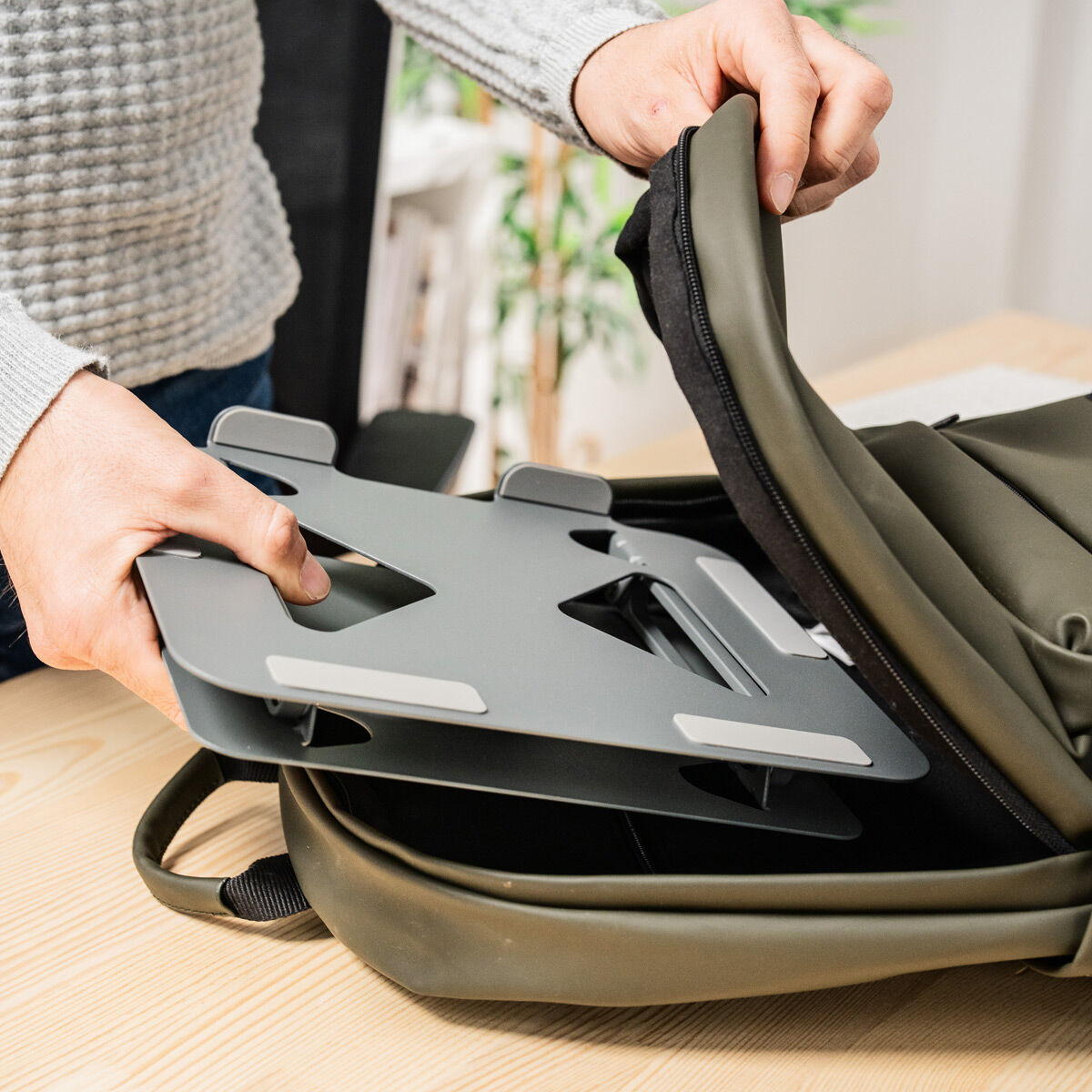 Supporto Pieghevole e Regolabile per PC Portatile Lastan InnovaGoods