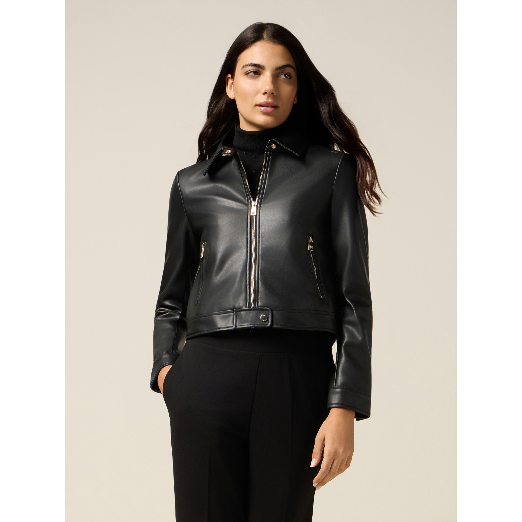 Oltre - Chaqueta corta con cremallera y botones - Negro