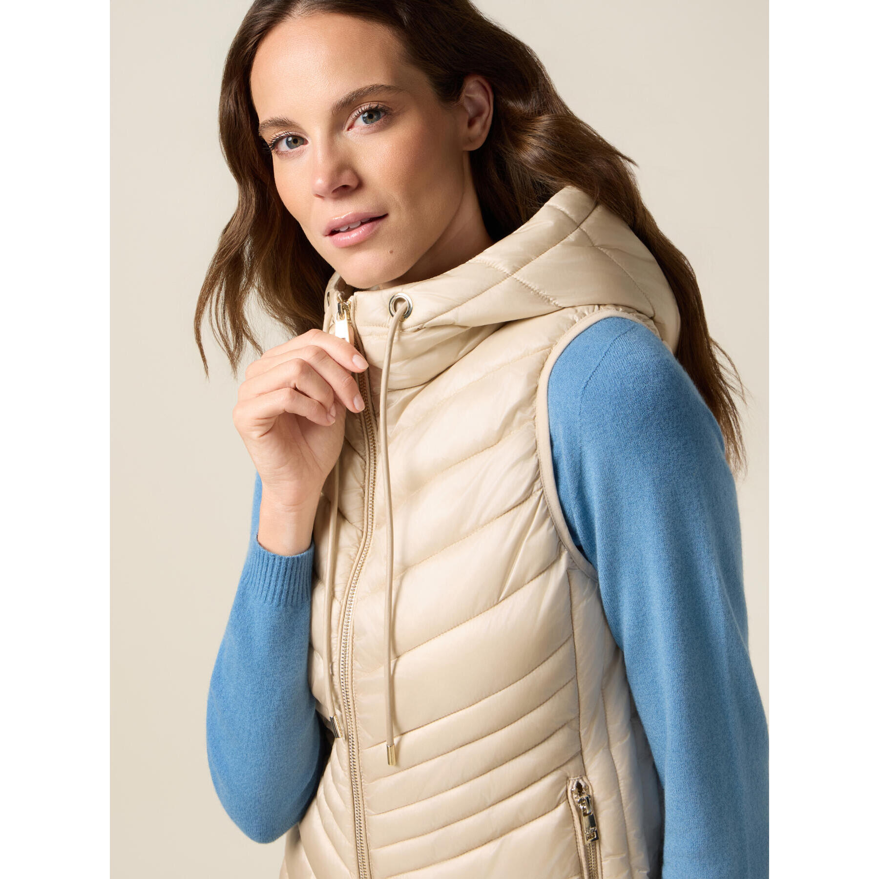 Oltre - Piumino lightweight smanicato con cappuccio - Beige