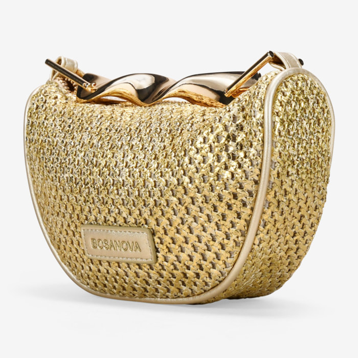 Bolso de mano dorado en rafia con asa metálica