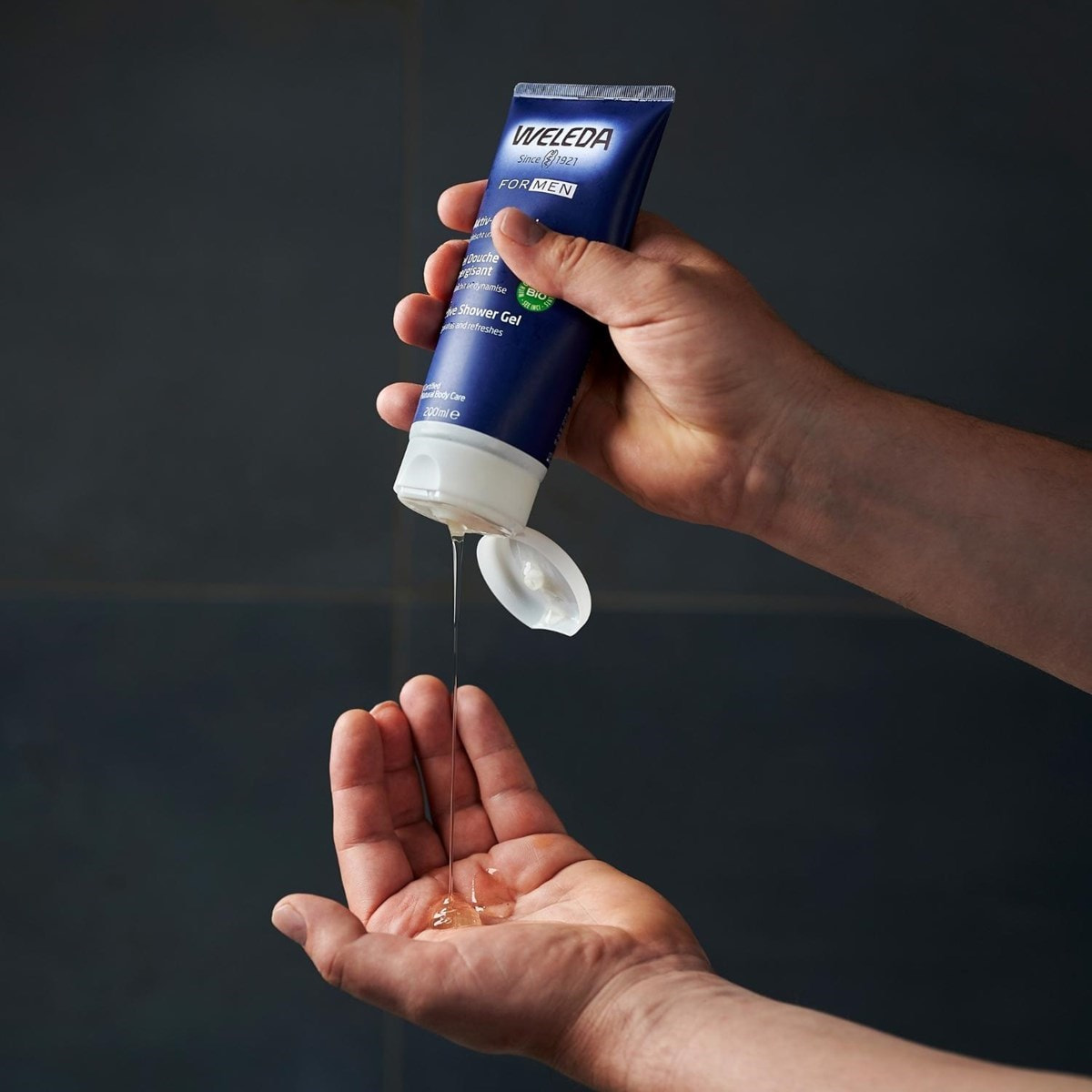 WELEDA - TRIO  Active fresh - Gel Douche énergisant X2 + Gel Douche Sport à l'Arnica X1 - Vegan* - Certifié Natrue ** - Tube de 3*200 ml
