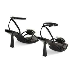 Sandalias de tacón negras de charol