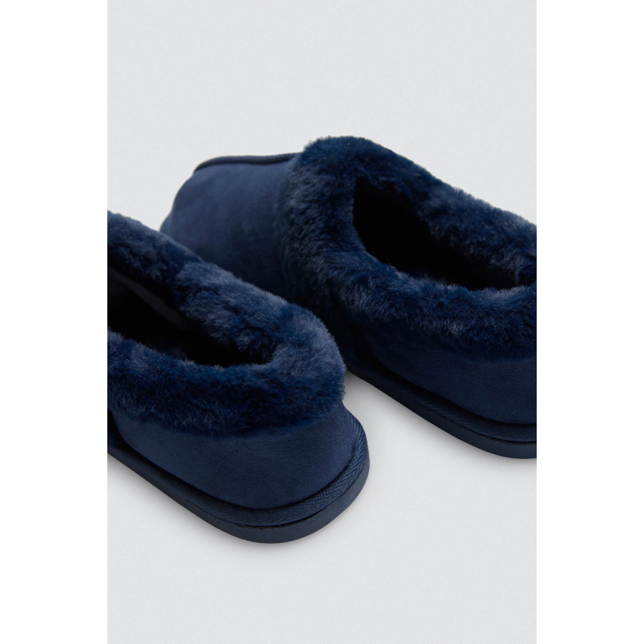 Pantofole chiuse con pelliccia