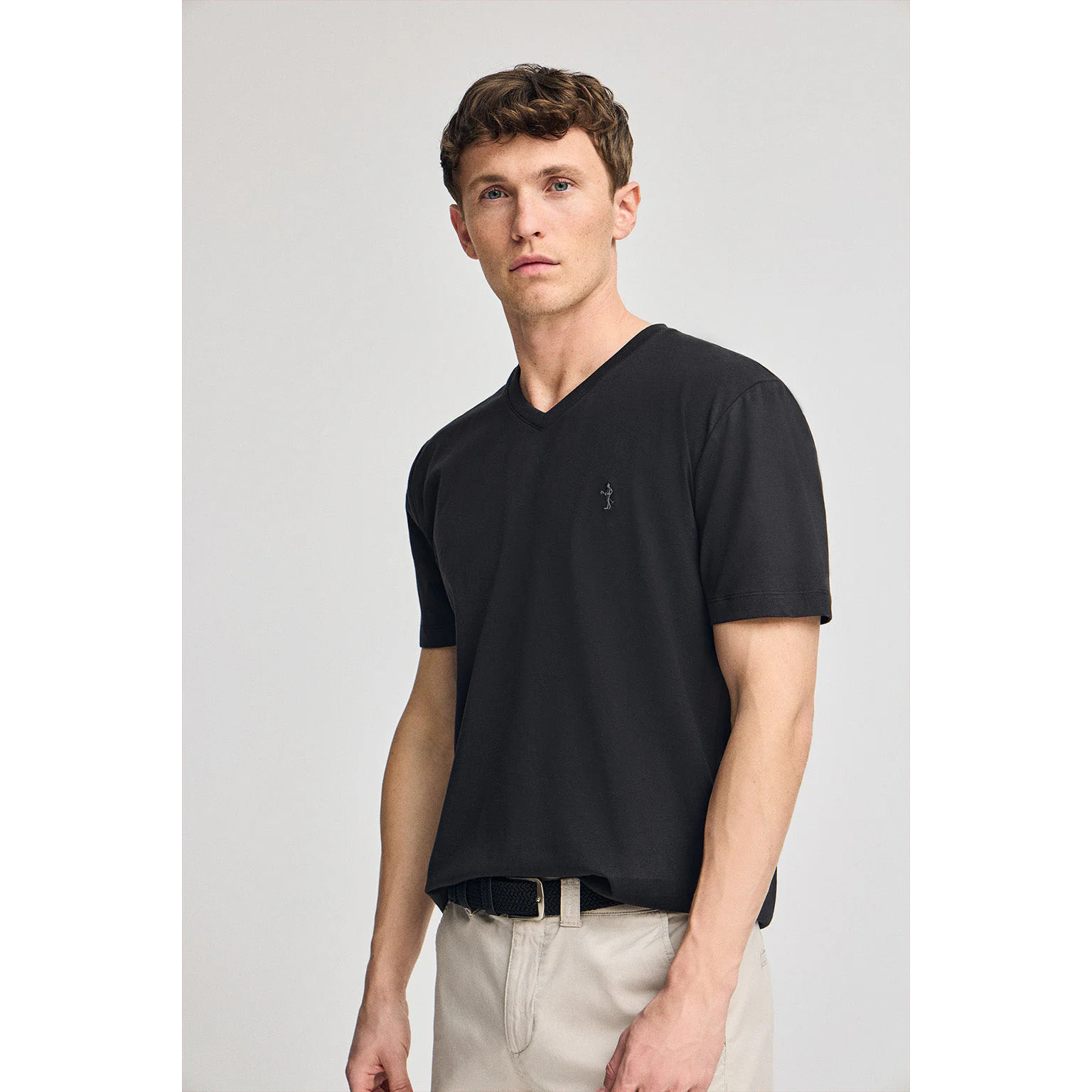 Camiseta negra de manga corta y cuello de pico con bordado Rigby Best