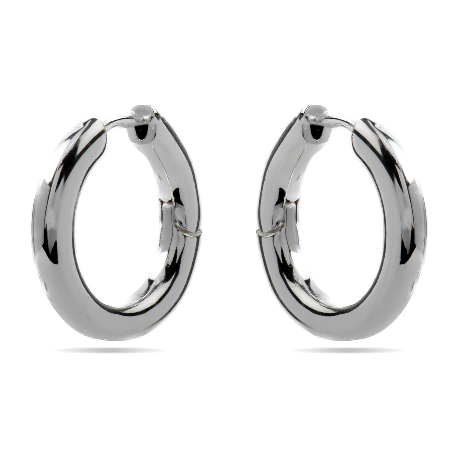Pendientes de 18mm de diámetro acabados en rodio
