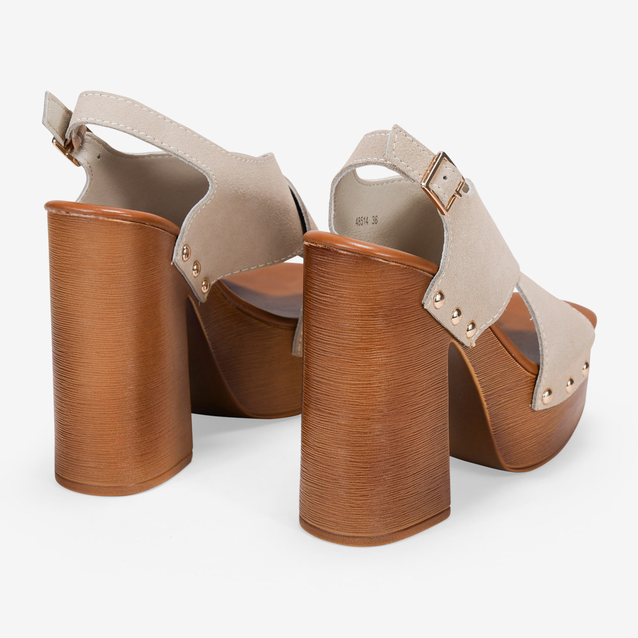 Sandalias de tacón beige en piel con plataforma