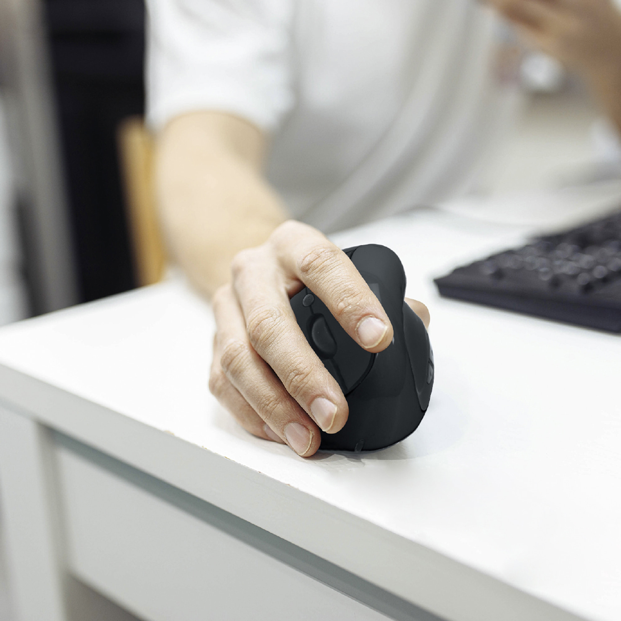SOURIS ERGONOMIQUE VERTICALE SANS FIL