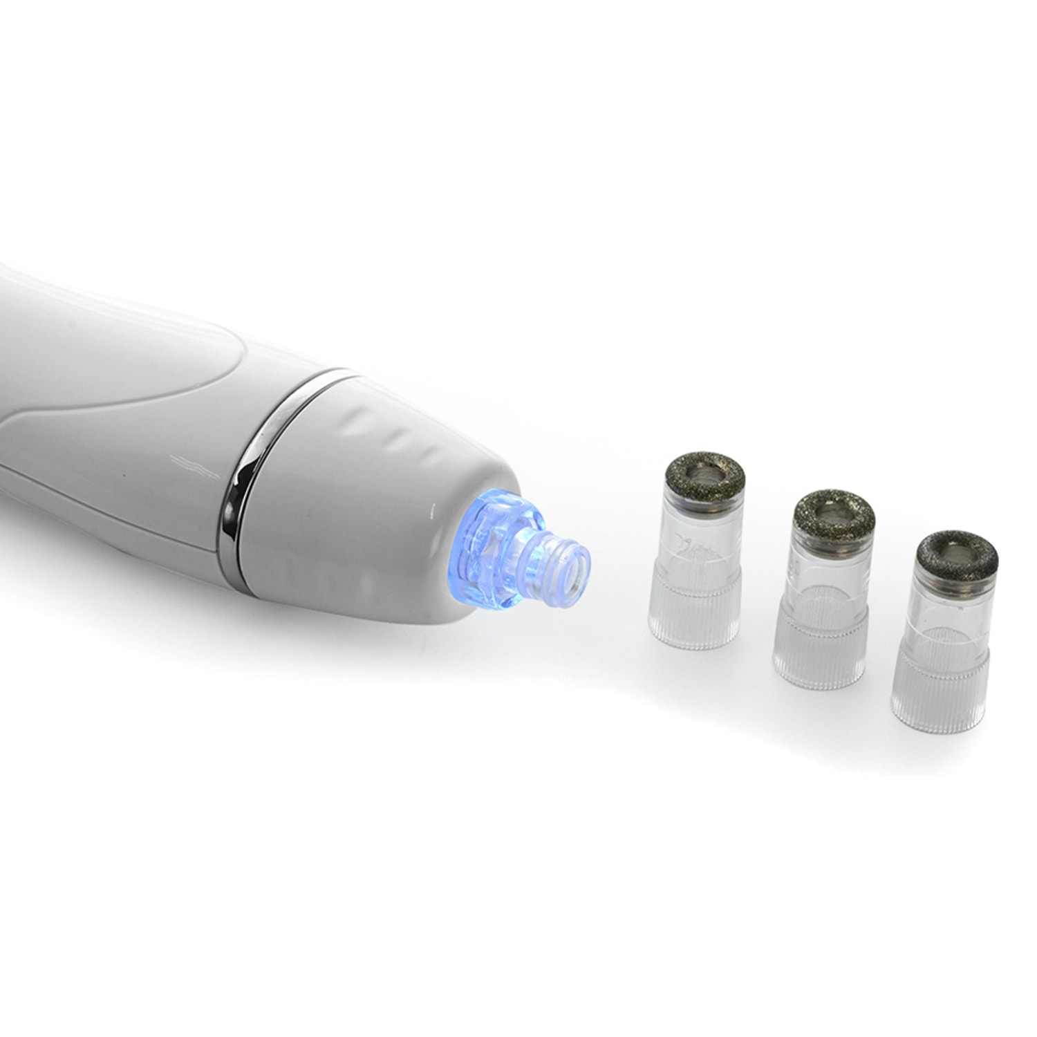 Strumento per peeling, aspirazione di punti neri, microdermoabrasione diamantata. Pulizia della pelle e dei pori.