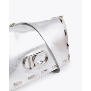 Borsa a tracolla metallizzata con borchie rettangolari