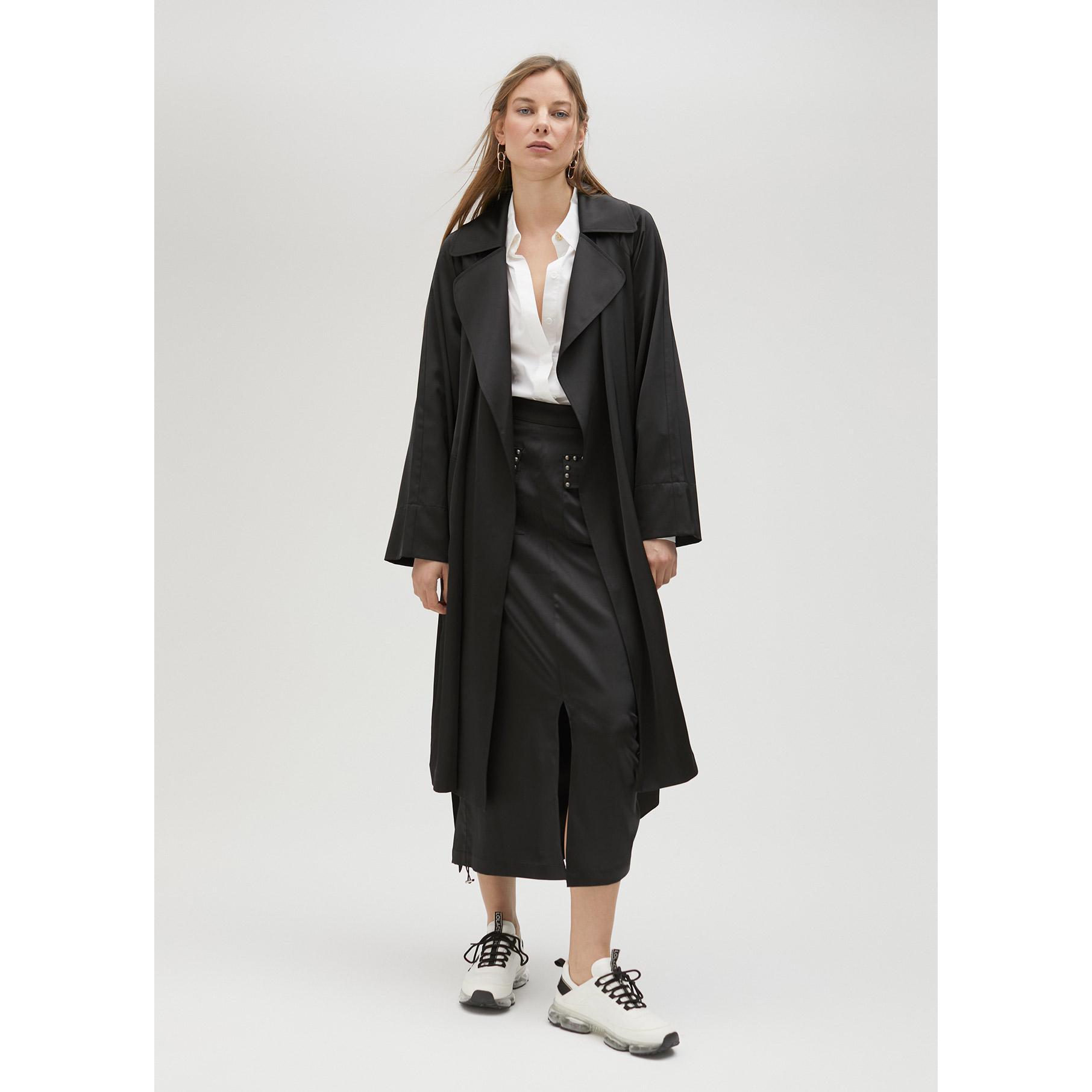 Gonna satinata con borchie