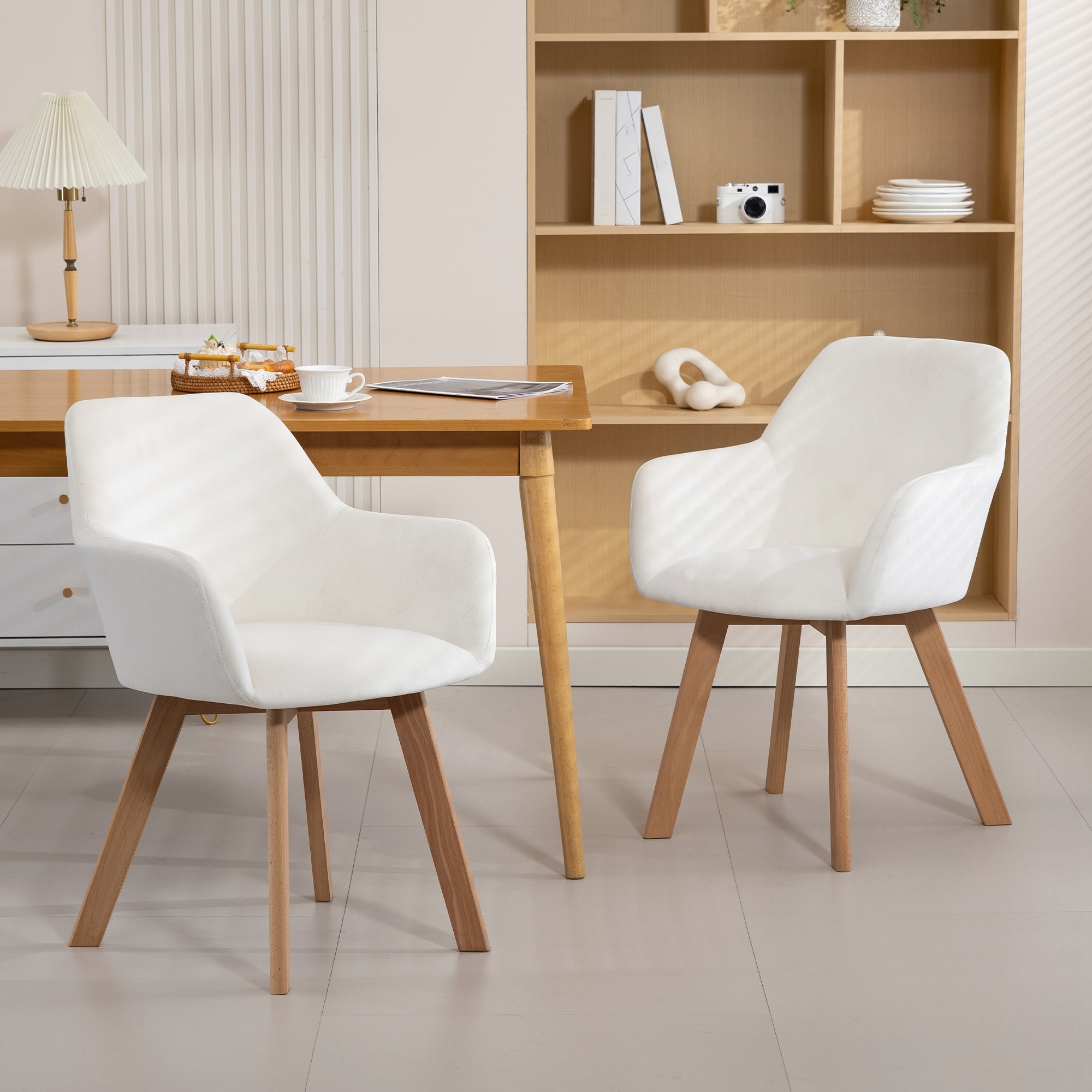 Chaises de visiteur design scandinave - lot de 2 chaises - pieds bois hévéa - assise dossier accoudoirs velours crème