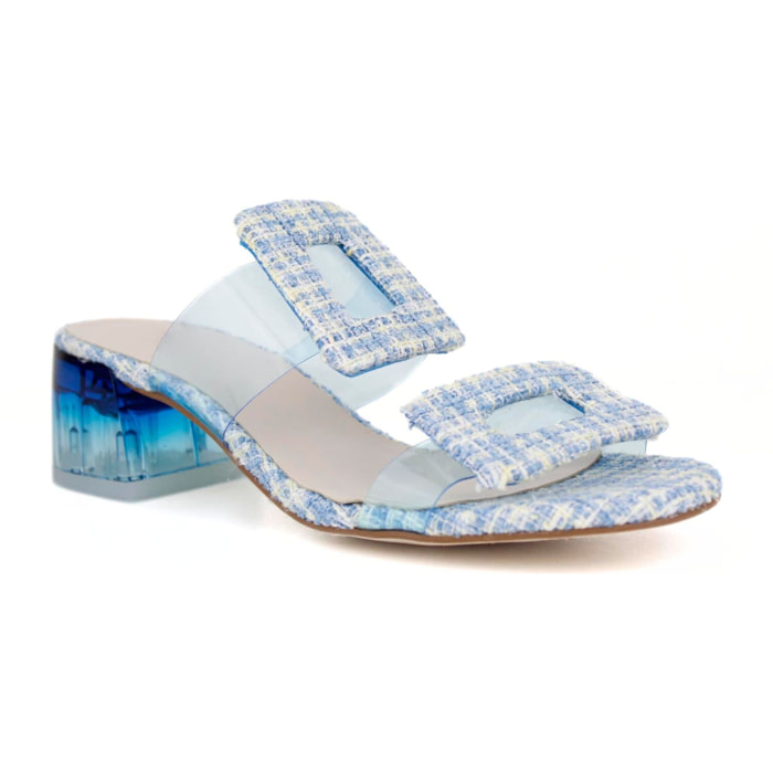 Sandalia en vinilo. Tacón 3 cm