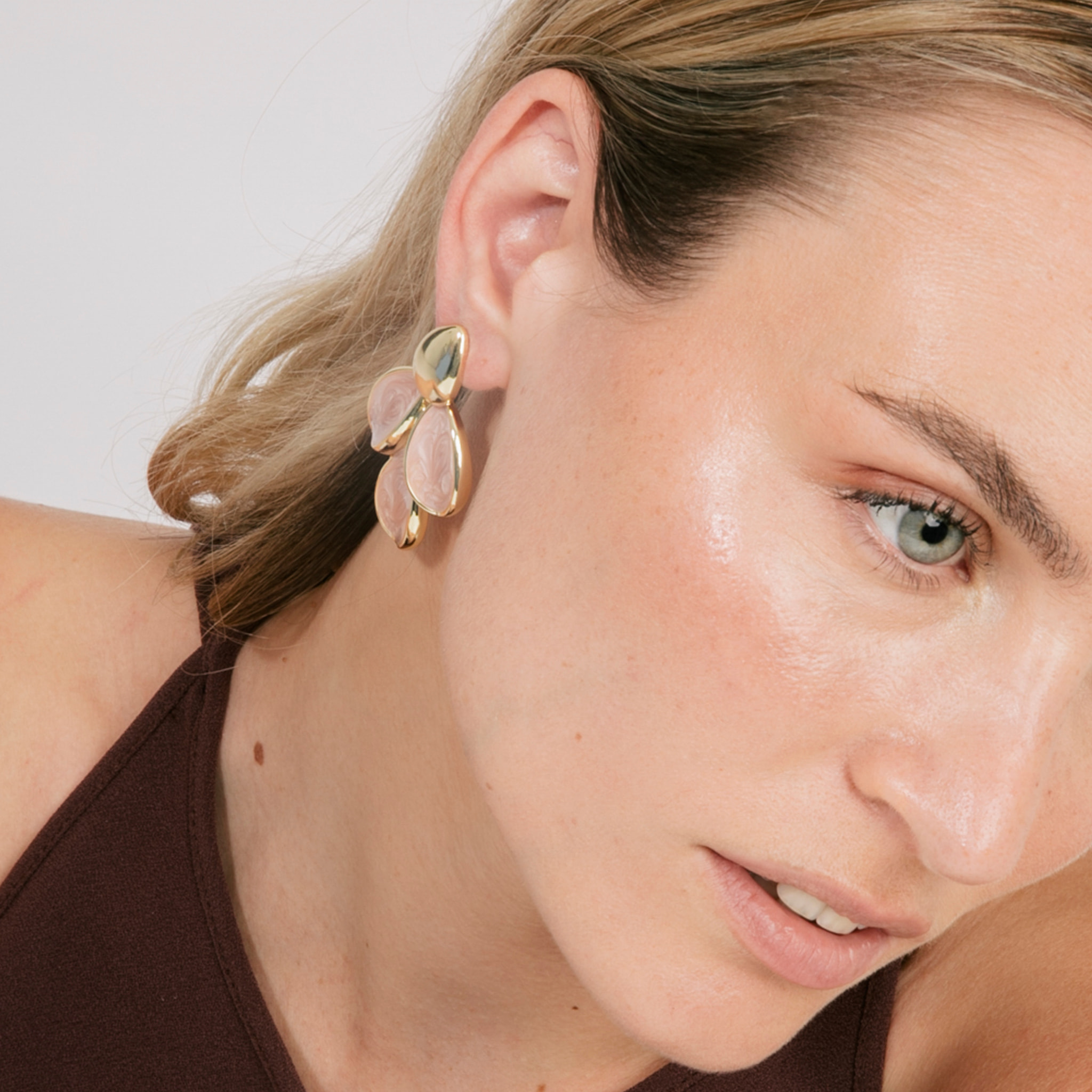 Pendientes de Lacado Rosa acabado en oro amarillo 18k