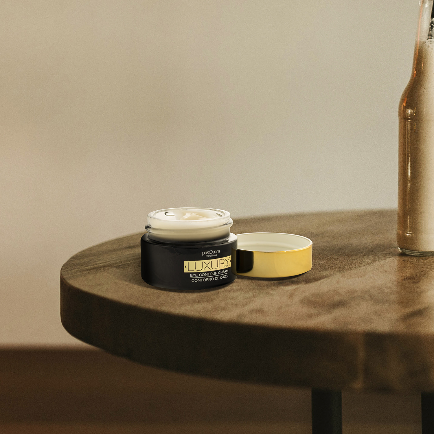 Contour yeux 15 ml.