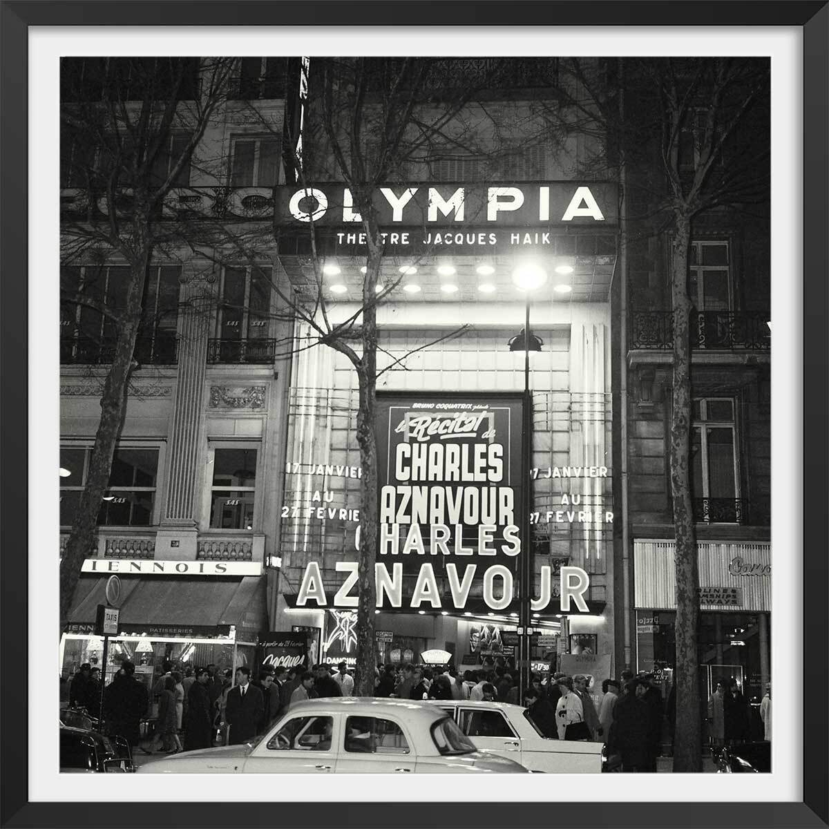 Affiche de Paris noir et blanc, L'Olympia Affiche + cadre en bois - Noir