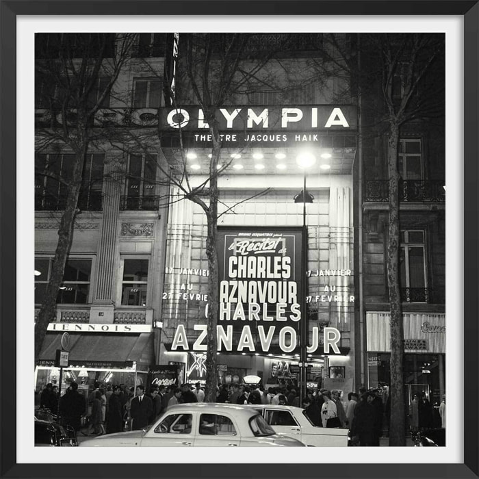 Affiche de Paris noir et blanc, L'Olympia Affiche + cadre en bois - Noir